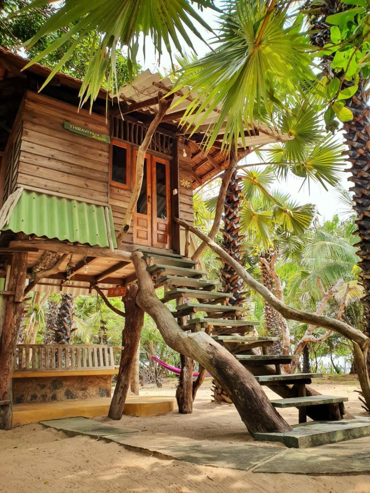 Light House Beach Hut Komari Exterior photo