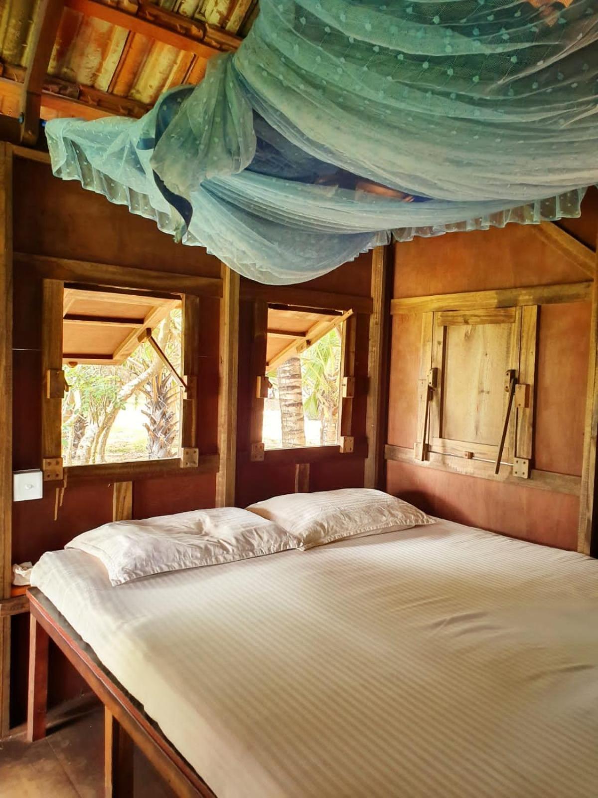 Light House Beach Hut Komari Exterior photo
