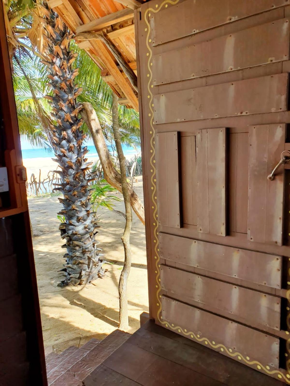 Light House Beach Hut Komari Exterior photo