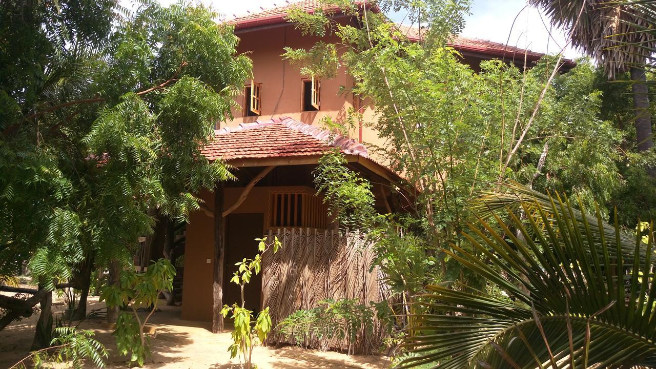 Light House Beach Hut Komari Exterior photo