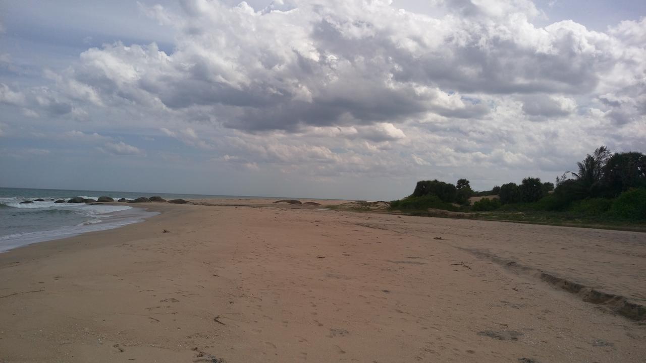 Light House Beach Hut Komari Exterior photo