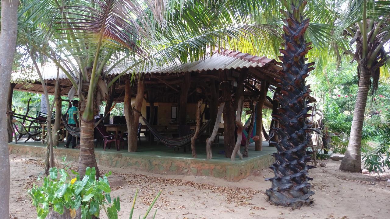 Light House Beach Hut Komari Exterior photo