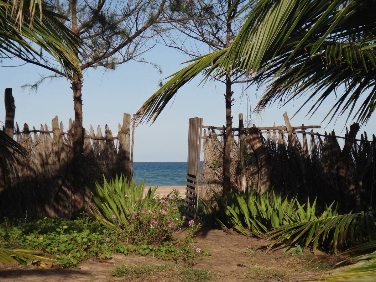 Light House Beach Hut Komari Exterior photo